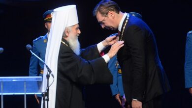 Вучићу и патријарху Иринеју додијељен орден Светог Саве, Додику орден Симеона Мироточивoг