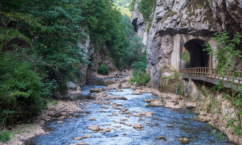 Јединствен, чудесан и најлепши кањон једне реке у Србији: Тајанствена Јерма плени својом исконском лепотом