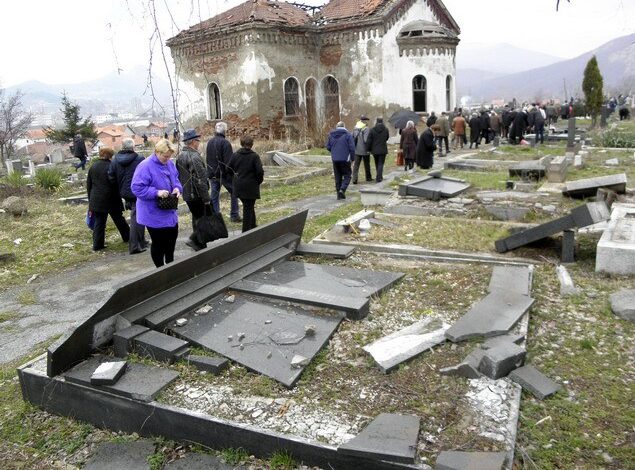 Бојанић:  Kада ни на гроб ђеду не смеш… где је ту цивилизована Европа?
