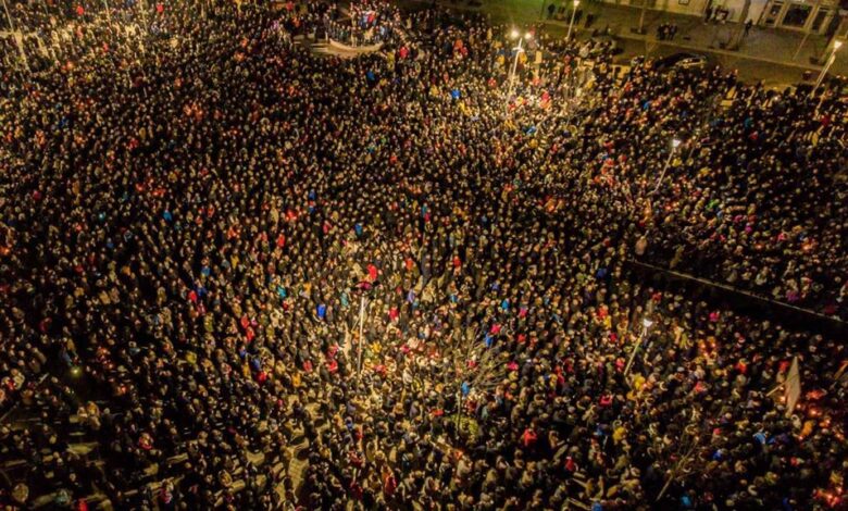 Овако је било вечерас у Црној Гори која је оборила рекорд, око 250000 људи у литији (видео, фотографије)