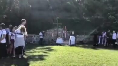 Дан сећања на Јадовно - у манастиру постављен крст (видео)