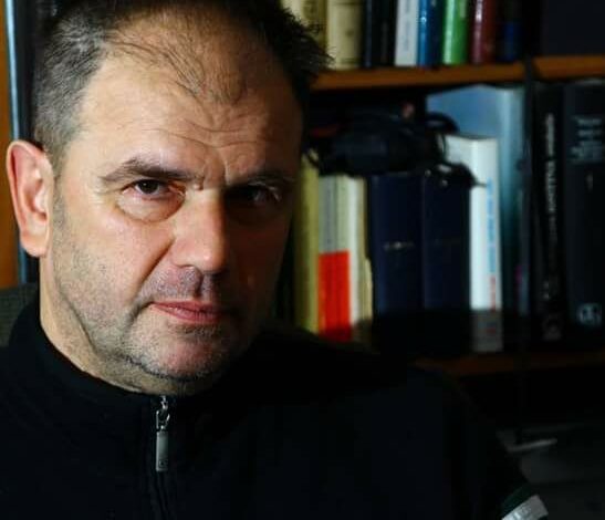 Проф. др Микавица: Сви који покушавају да одбране историјску истину о српском страдању у два светска рата и после њих, посебно ако су у питању образоване и морално чисте личности, у медијима су скрајнути или исмејани и понижени
