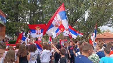 СПОТ, Ђаци ОШ ,,Бубањски хероји“ обележили Дан српског јединства, слободе и националне заставе