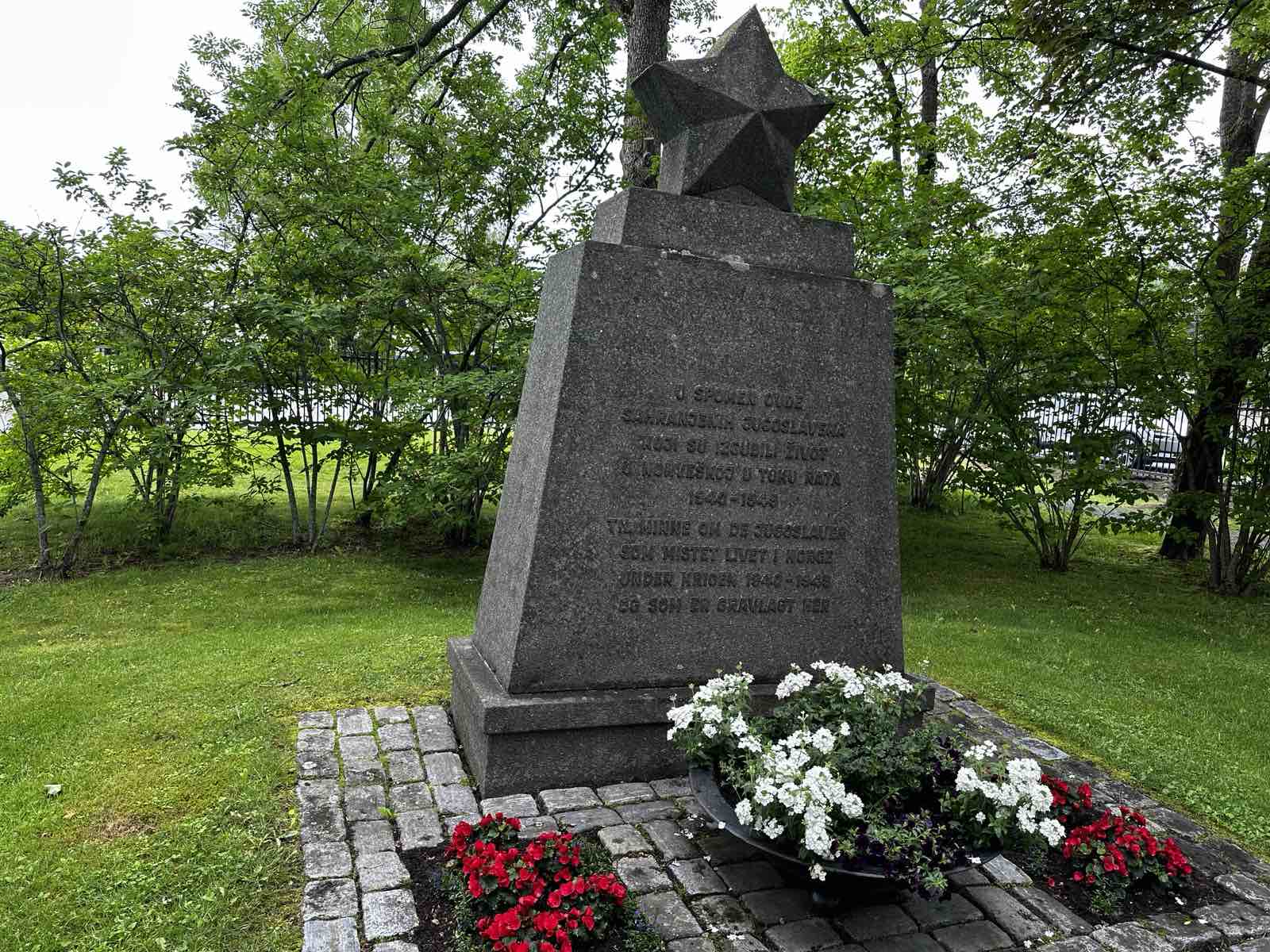 Геноцид над српским народом запчео у НДХ а довршен у нацистичким логорима смрти у Норвешкој где је страдао и великој број српске деце