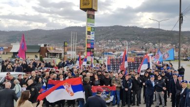 Ниш: Борци и хероји у дефилеу до прве спомен-крипте Новим косовским јунацима (видео)