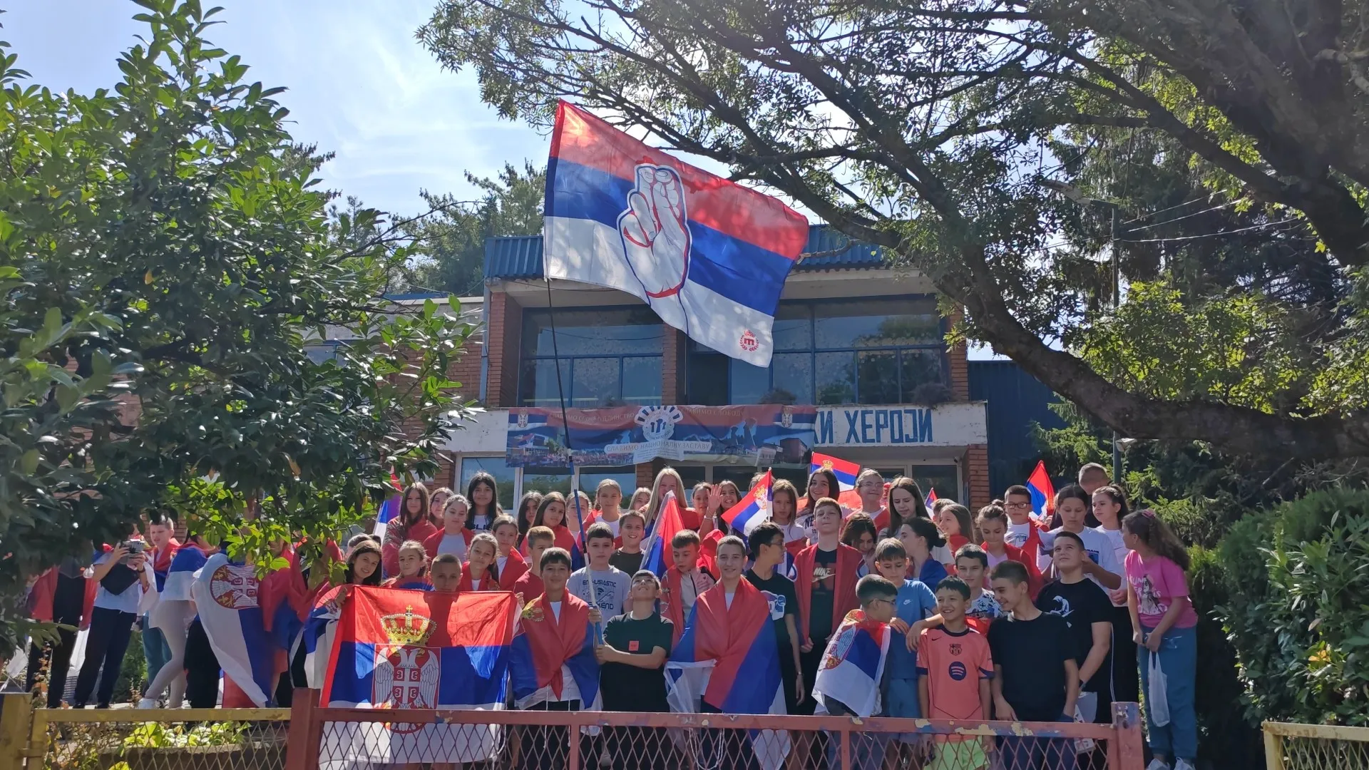 Бојанић: Јарбол, застава, химна, Завет, разглас - школа као темељ идентитета